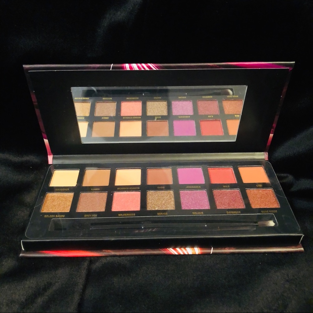 14 eyeshadow Violet